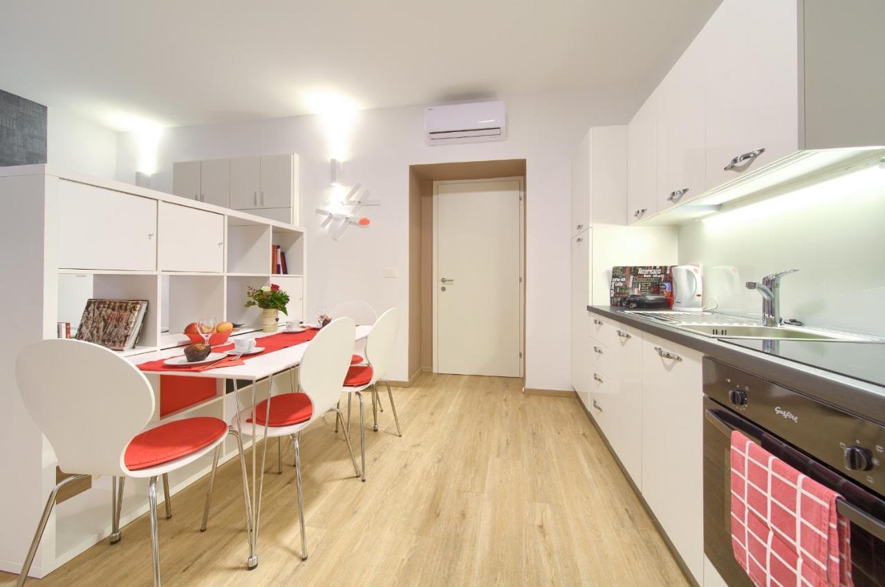 Logo Apartments 5 Min Walk To Main Square Zagreb Luaran gambar
