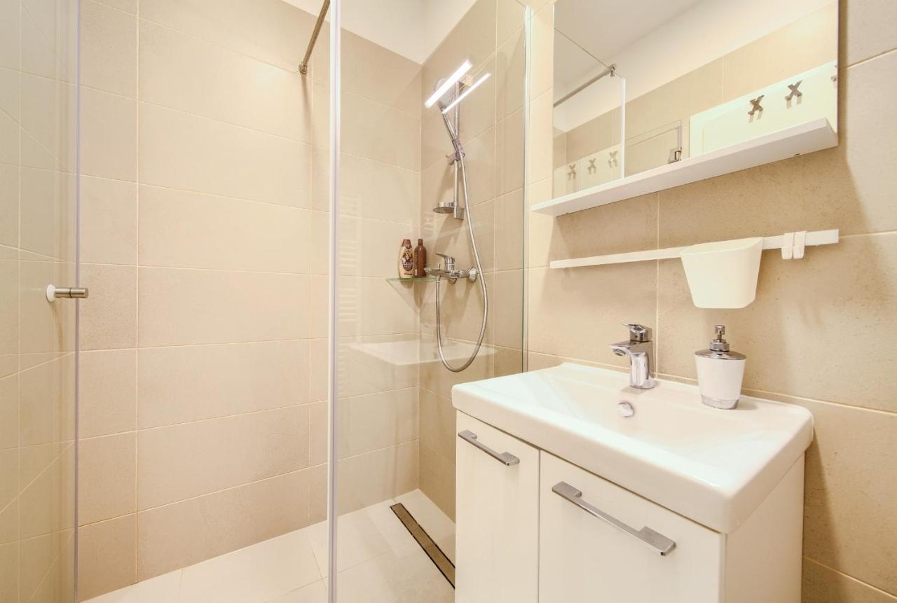 Logo Apartments 5 Min Walk To Main Square Zagreb Luaran gambar