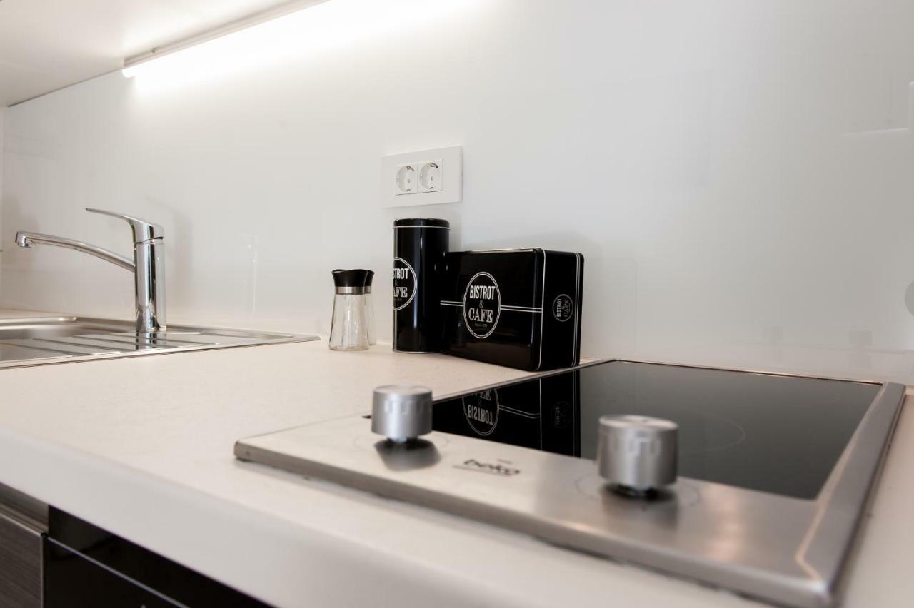 Logo Apartments 5 Min Walk To Main Square Zagreb Luaran gambar